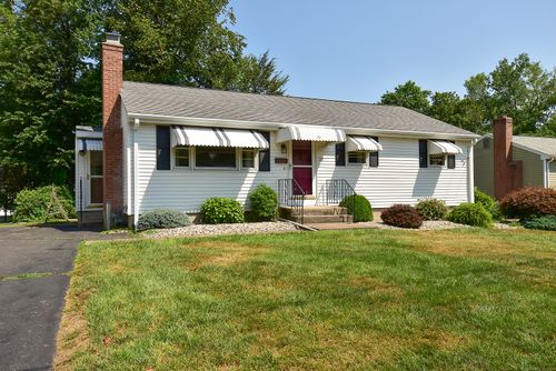 10 Trumbull St, Newington, CT, 06111-2130 | Card Image