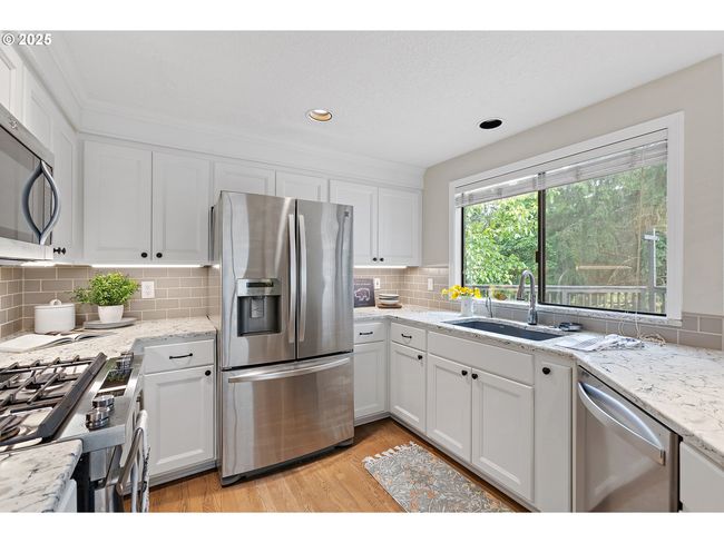 13449 Vermeer Dr, House other with 3 bedrooms, 3 bathrooms and 2 parking in Lake Oswego OR | Image 11