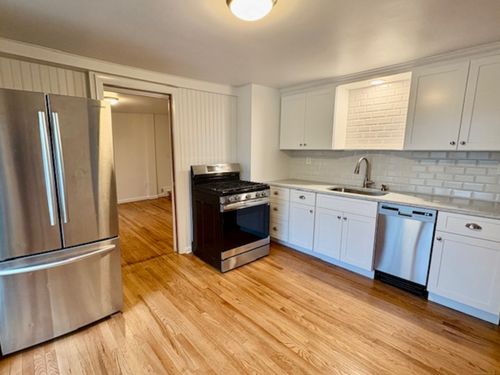 96 Highland Ave, Branford, CT, 06405-4716 | Card Image