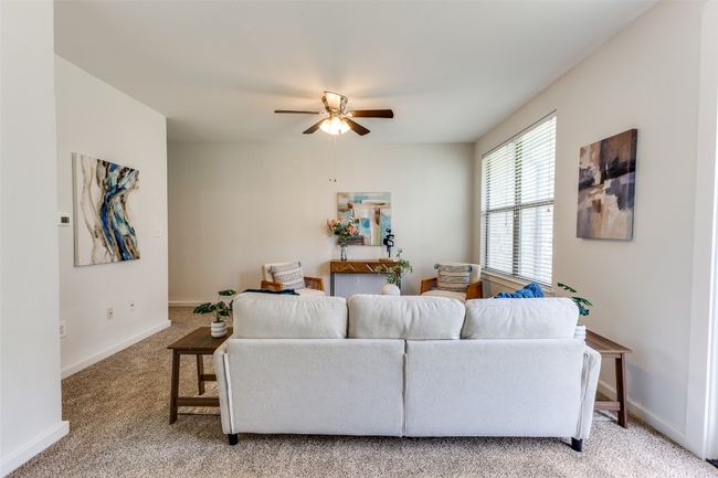 APT-1102 - 1201 Grove Blvd, Condo with 2 bedrooms, 3 bathrooms and 1 parking in Austin TX | Image 4