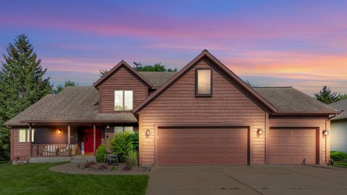 3917 Birch Crest Ln, Eau Claire, WI, 54701-9227 | Card Image