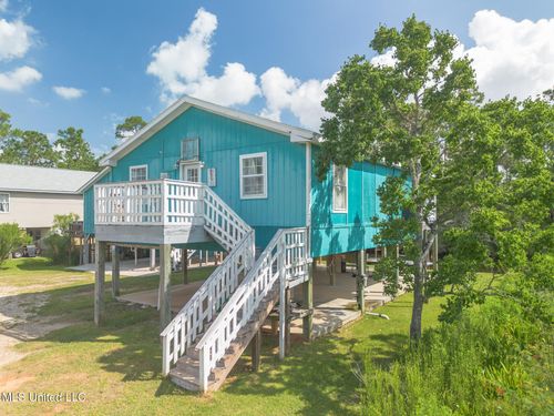 4250 1st Ave, Bay Saint Louis, MS, 39520-7498 | Card Image