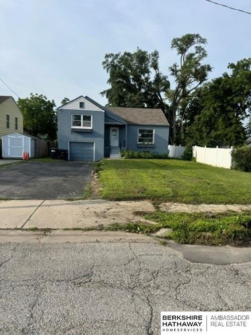 2523 Sharon Dr, Omaha, NE, 68112-2829 | Card Image