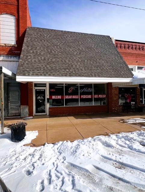 416 S Main St, Hobart, OK 73651