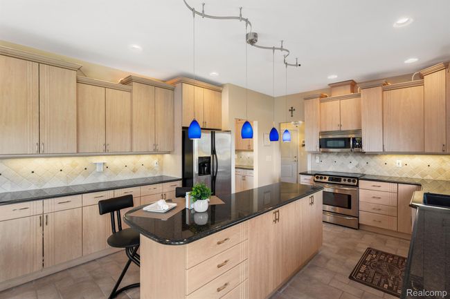 Kitchen. | Image 11