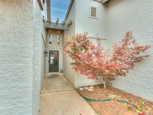 9803 Hefner Village Place, Oklahoma City, OK, 73162 | Card Image