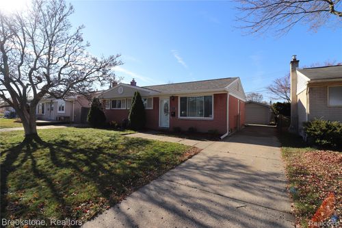 830 Denice St, Westland, MI, 48186-7813 | Card Image