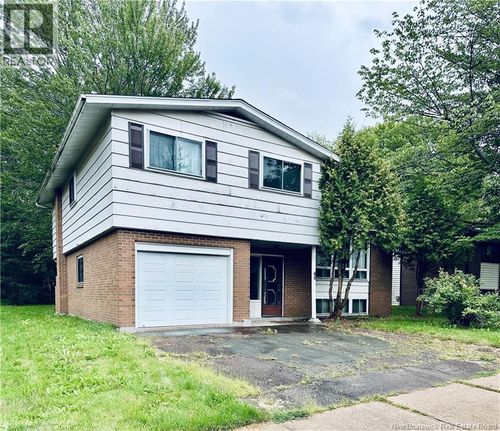 69 Chandler Cres, Moncton, NB, E1E3W6 | Card Image