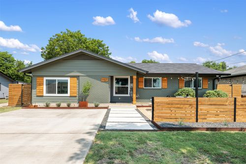 1107 E 17th St, Georgetown, TX, 78626-8145 | Card Image