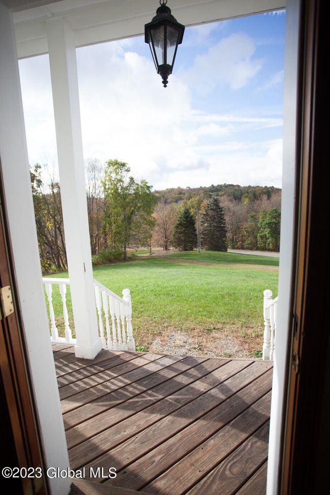 FRONT PORCH | Image 34
