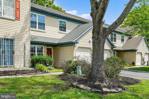 241 Stonebridge Blvd, NEW CASTLE, DE, 19720-6711 | Card Image
