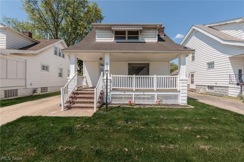 4004 E 41st St, Newburgh Heights, OH, 44105-3104 | Card Image
