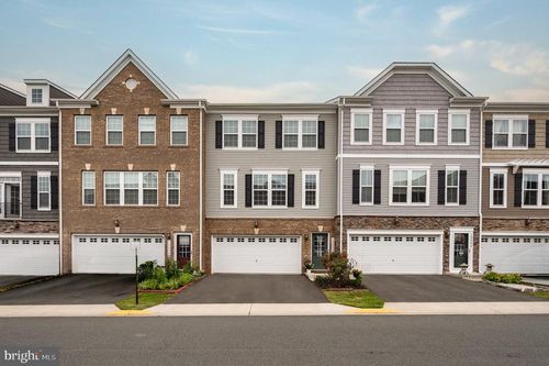 10606 Hinton Way, MANASSAS, VA, 20112-5910 | Card Image