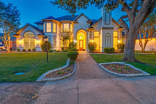 17919 Castle Bend Dr, Dallas, TX, 75287-6851 | Card Image
