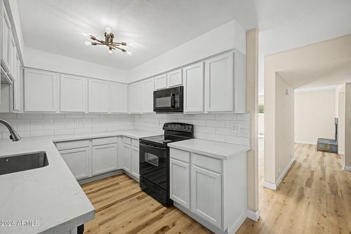 22-16041 N 31st Street, Phoenix, AZ, 85032 | Card Image