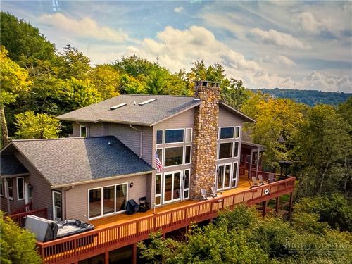 200 Summit Lodge Rd + Guest Chalet, Beech Mountain, NC, 28604 | Card Image