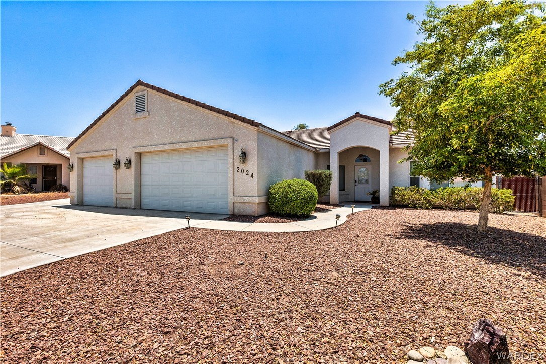 Mountain View Ct, Fort Mohave, AZ 86426 #1