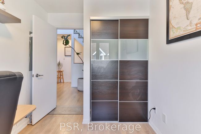 712 - 10 Laidlaw St, Condo with 3 bedrooms, 2 bathrooms and 1 parking in Toronto ON | Image 23