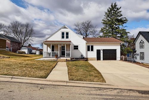 305 S Warren Street, South Wayne, WI, 53587 | Card Image