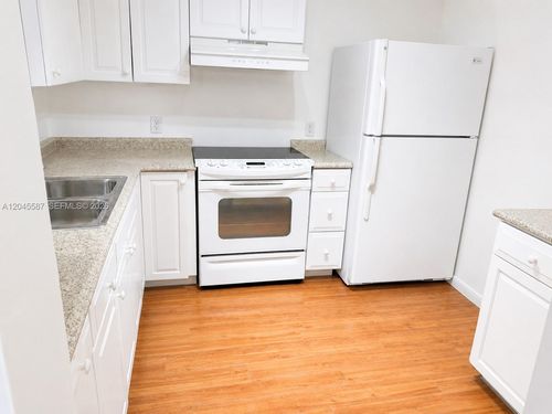 b315-11925 Ne 2nd Ave, North Miami, FL, 33161 | Card Image