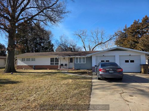 2202 Pioneer Blv, Grand Island, NE, 68801 | Card Image
