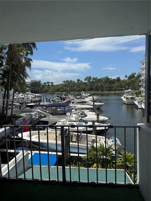 apt-201-1700 Nw North River Dr, Miami, FL, 33125-2350 | Card Image
