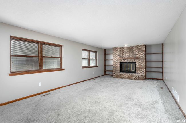 4325 Aspen Hills Cir, House other with 4 bedrooms, 3 bathrooms and null parking in Bettendorf IA | Image 25
