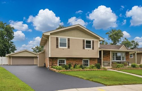 10453 S Stowe Ct, Palos Hills, IL, 60465-1735 | Card Image