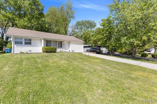 8409 Engler Ave, Saint Louis, MO, 63114-4126 | Card Image