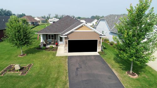 31688 Mcguire Trl, Lindstrom, MN, 55045-8111 | Card Image