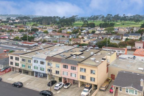 214 88th St, Daly City, CA, 94015-1607 | Card Image