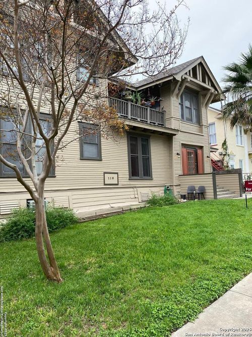 2-118 E Craig Pl, San Antonio, TX, 78212-3404 | Card Image