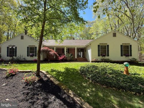 7 Laurel Dr, Mullica Hill, NJ, 08062-9653 | Card Image
