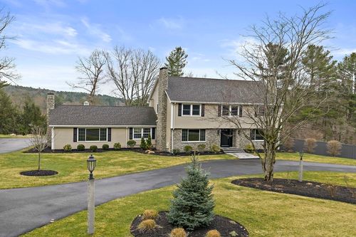 49 Algonquin Rd, Canton, MA, 02021-1233 | Card Image
