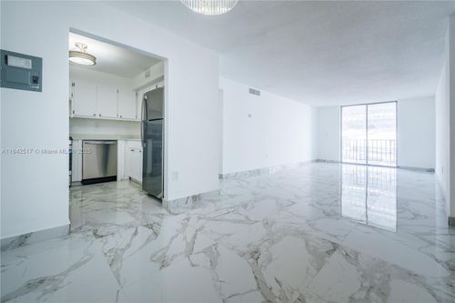 apt-208-720 Collins Ave, Miami Beach, FL, 33139-6201 | Card Image