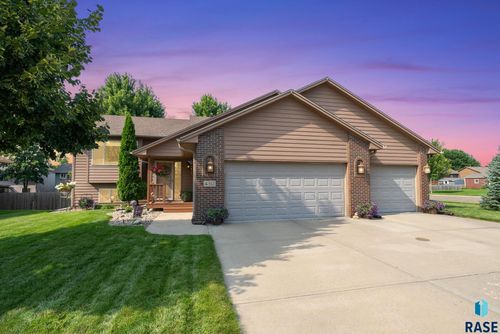 4312 E 38th St, Sioux Falls, SD, 57103-6566 | Card Image