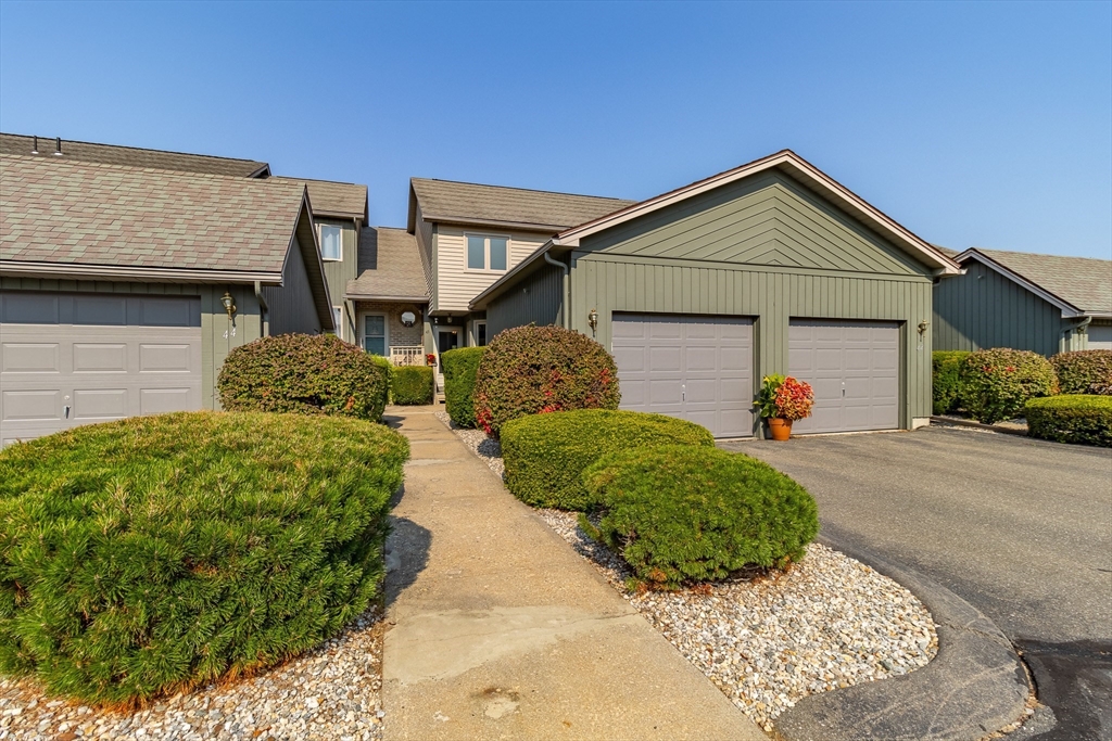 Pine Grove Dr, South Hadley, MA 01075