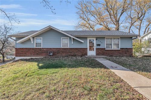 206 S Queen Ridge Drive, Independence, MO, 64050 | Card Image