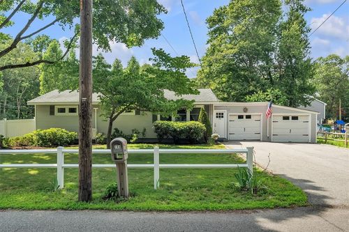 144 Hines Rd, Cumberland, RI, 02864-6108 | Card Image