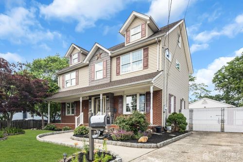 137 Woodland Ave, Fords, NJ, 08863-1738 | Card Image