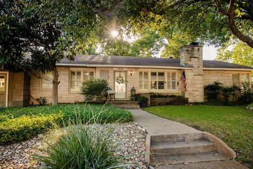 1601 S Chappell Hill St, Brenham, TX, 77833-5015 | Card Image