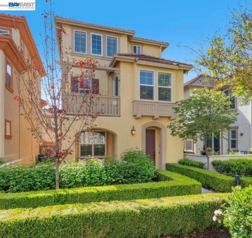 484 Selby Ln, Livermore, CA, 94551-6346 | Card Image