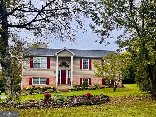 549 New Meadow Dr, KEARNEYSVILLE, WV, 25430-3537 | Card Image