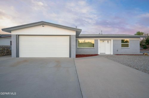 2900 Larry Wood Pl, El Paso, TX, 79936-2018 | Card Image