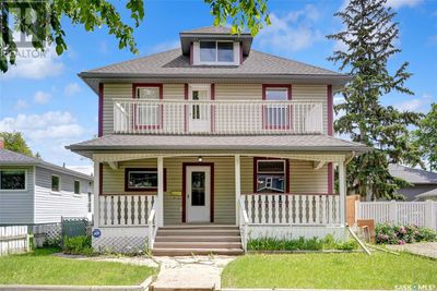 1207 Grafton Ave, House other with 4 bedrooms, 1 bathrooms and null parking in Moose Jaw SK | Image 1