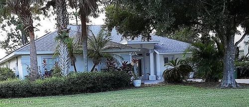 3711 Peacock Dr, Melbourne, FL, 32904-9506 | Card Image