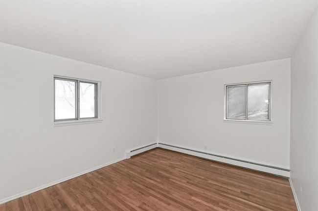 APT-1 - 8 Harbor Hill Rd, Home with 3 bedrooms, 2 bathrooms and null parking in Glen Cove NY | Image 14