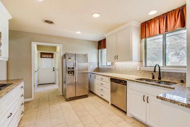 1822 Silverside Dr, House other with 3 bedrooms, 2 bathrooms and null parking in Grapevine TX | Image 18