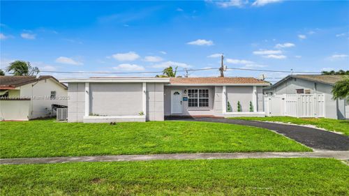 8531 Nw 25th St, Sunrise, FL, 33322-2937 | Card Image