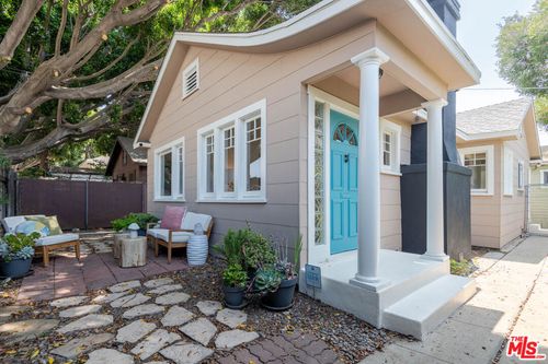 6516 Lexington Ave, Los Angeles, CA, 90038-1449 | Card Image